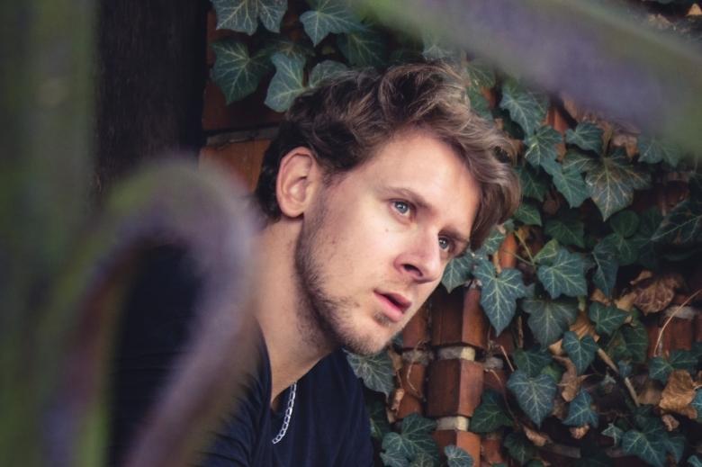 S havranem na rameni nepíšu a bojím se, když jsem sám ve tmě, říká autor thrillerů pro teenagery
