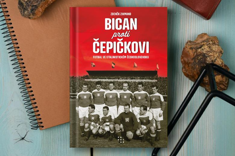 „Kavalce rozhodovaly o tom, kdo pojede na mistrovství světa,“ říká Zdeněk Zikmund, autor knihy o kopané ve stalinistickém Československu – Bican proti Čepičkovi