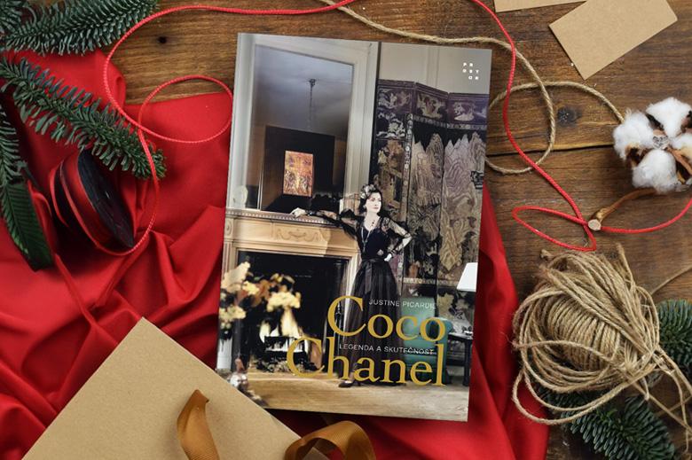 Tajný život rebelky a vizionářky Coco Chanel: Sledujte její stopy od středověkého opatství na francouzském venkově až po honosnou vilu na Riviéře