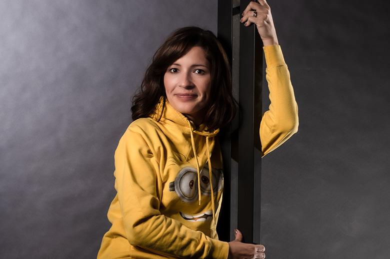 „U scénářů mého manžela Karla Janáka se často nahlas směju,“ říká Romana Goščíková. V dnešním rozhovoru se dozvíte, co kromě scénářů čte a jakou knihu by si vzala na pustý ostrov