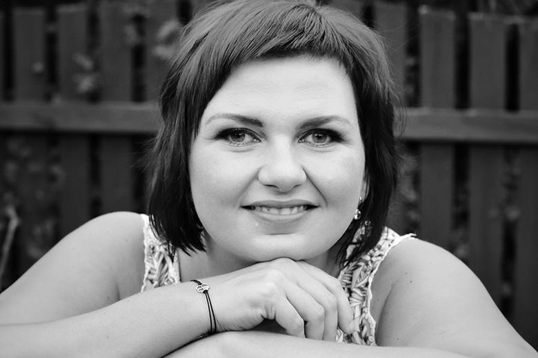 „Nepřepokládala jsem, že kniha spatří světlo světa. Možná právě to z ní udělalo knihu neobyčejně otevřenou, intimní a bolavou.“ Kristýna Řeháková ve své knize popsala život s hraniční poruchou osobnosti