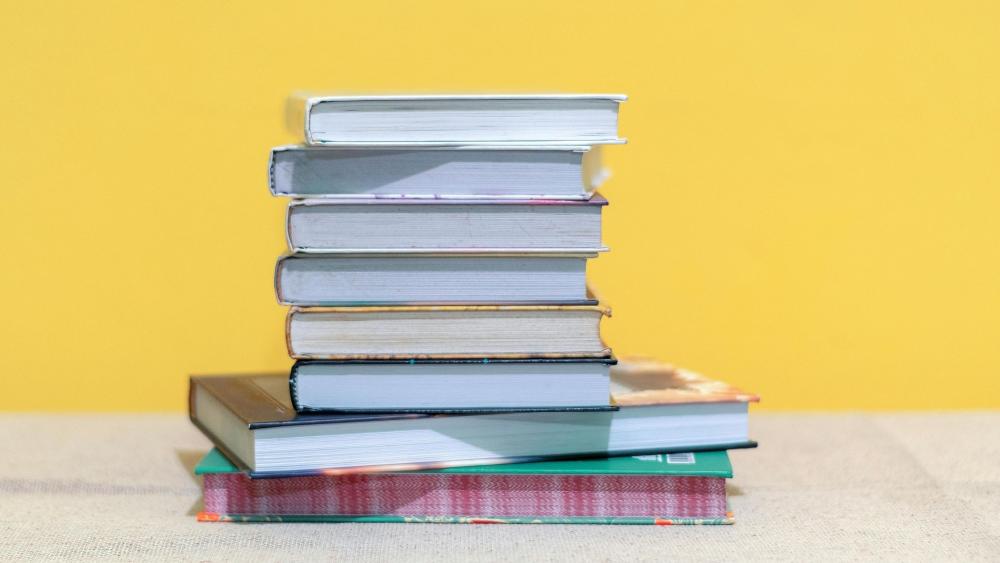 5 knih, které vás naučí žít líp – od kuchyně až po vlastní duši